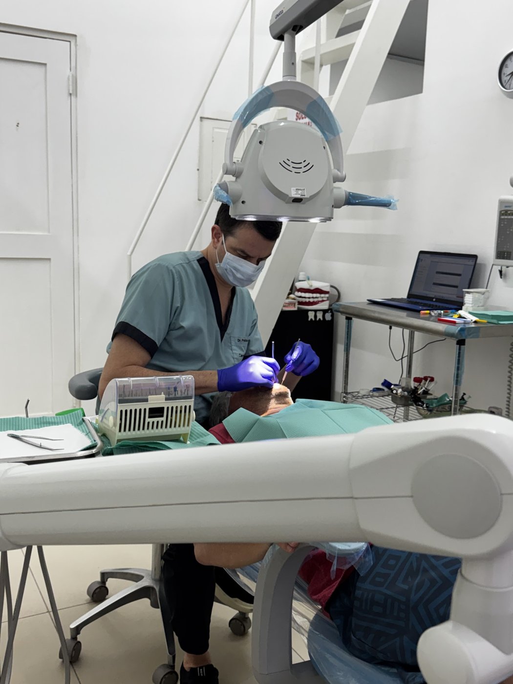 Procedimiento dental en el consultorio